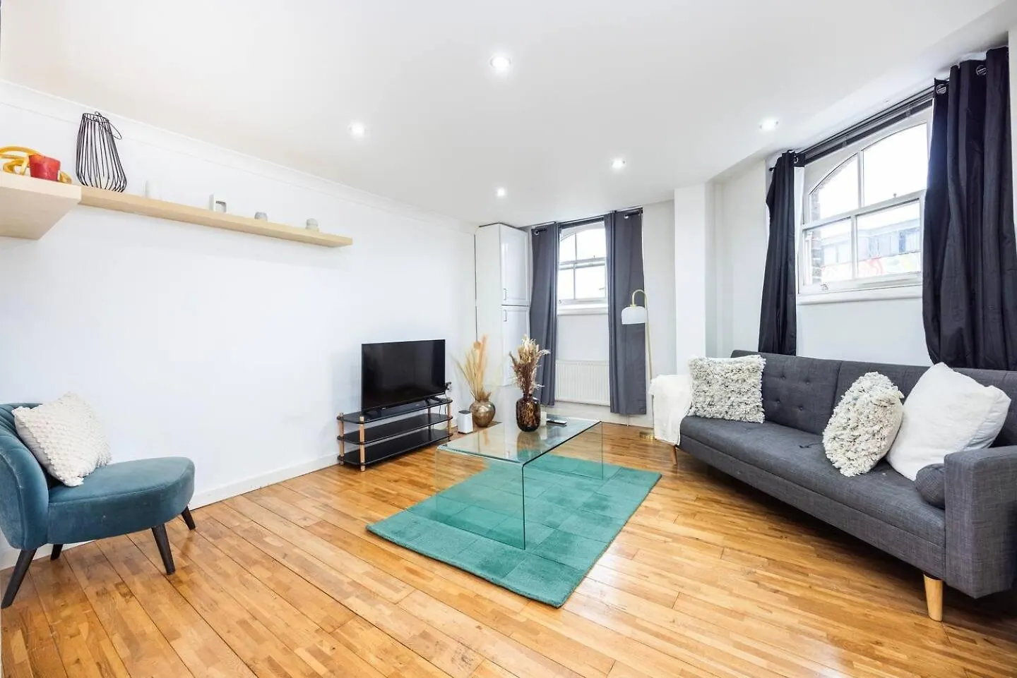 City Chic Apartment Steps From Liverpool Street London United Kingdom
