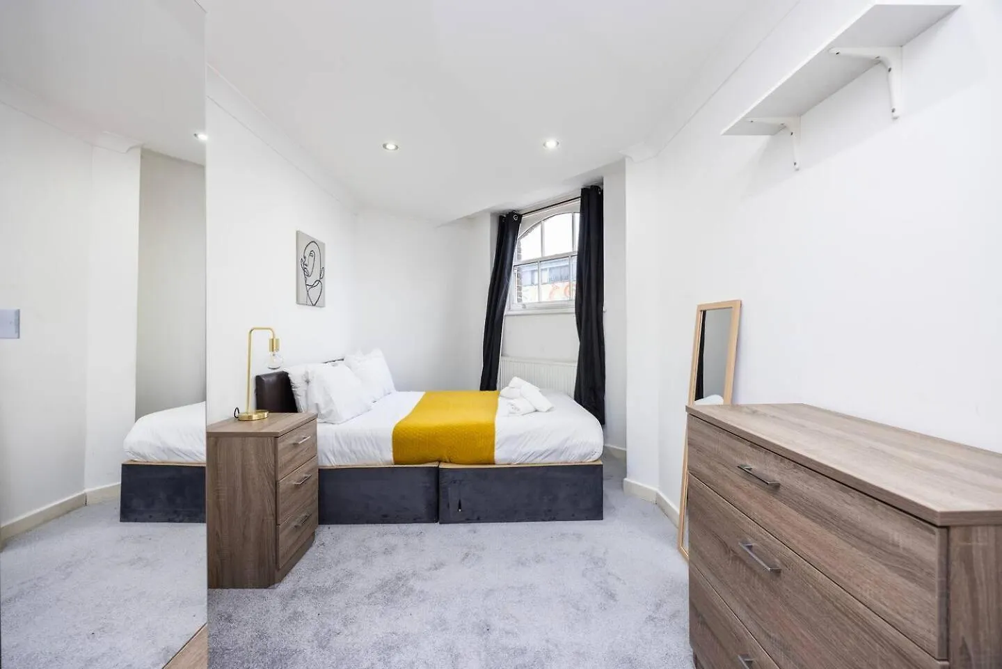 City Chic Apartment Steps From Liverpool Street London United Kingdom