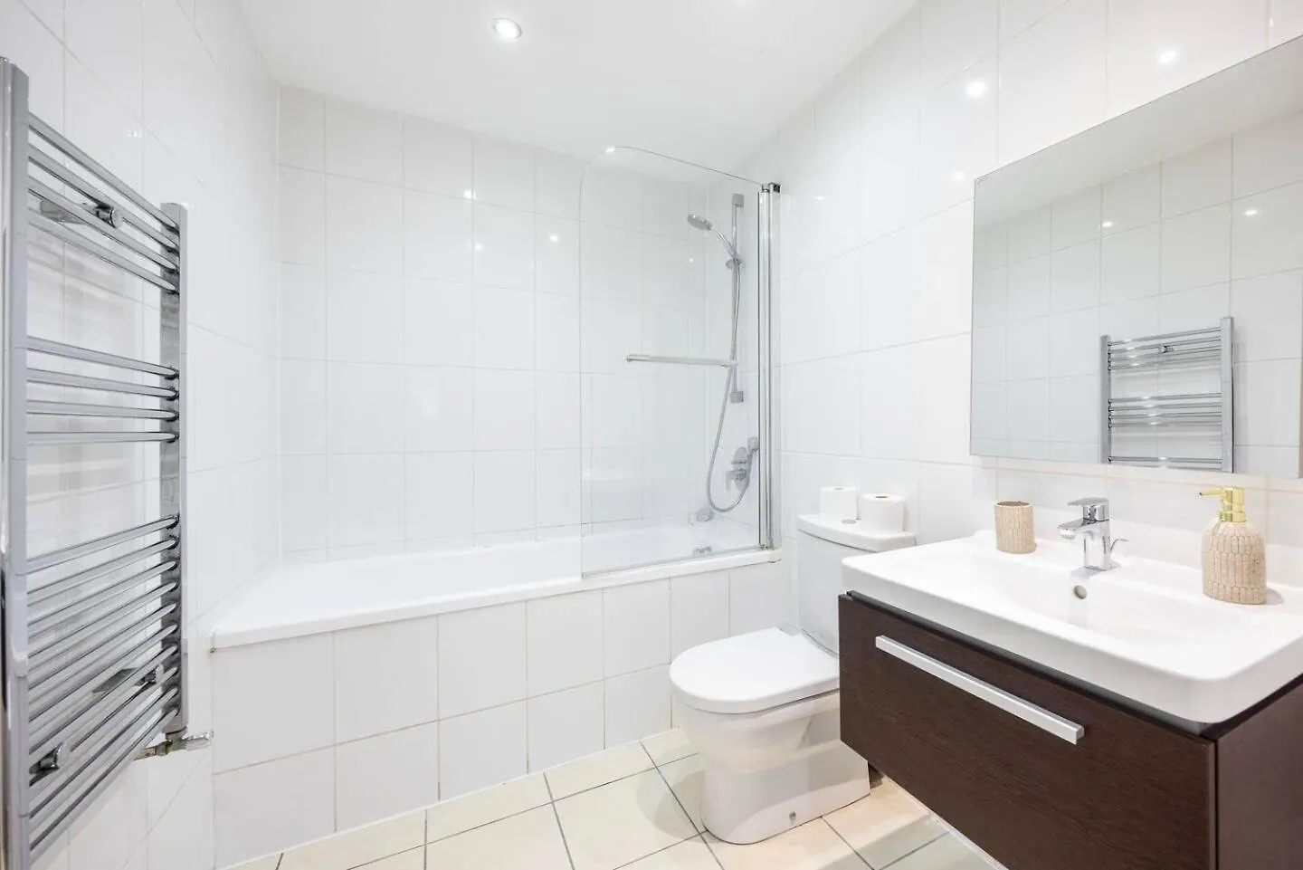 City Chic Apartment Steps From Liverpool Street London 0*,