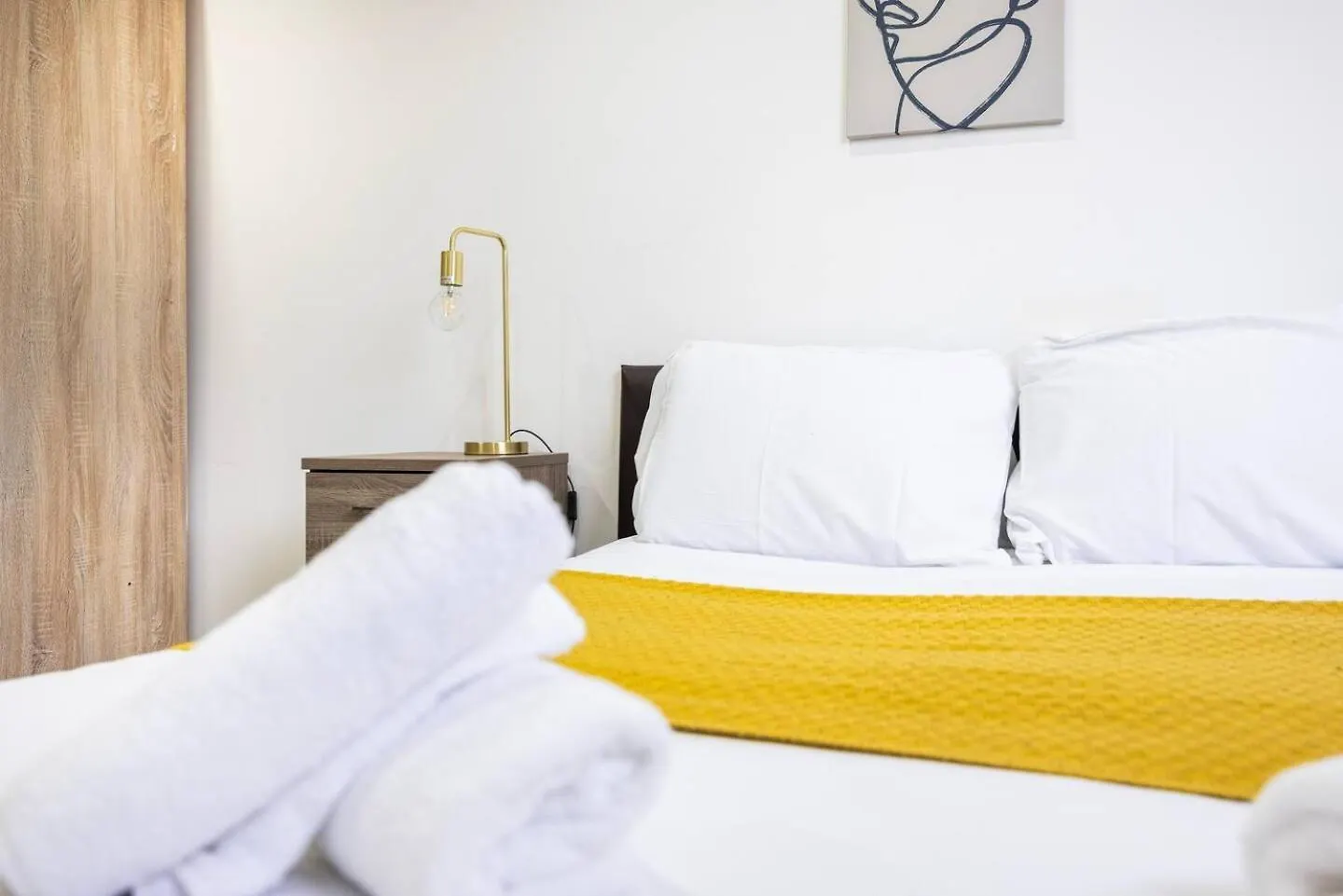 City Chic Apartment Steps From Liverpool Street London Holiday home