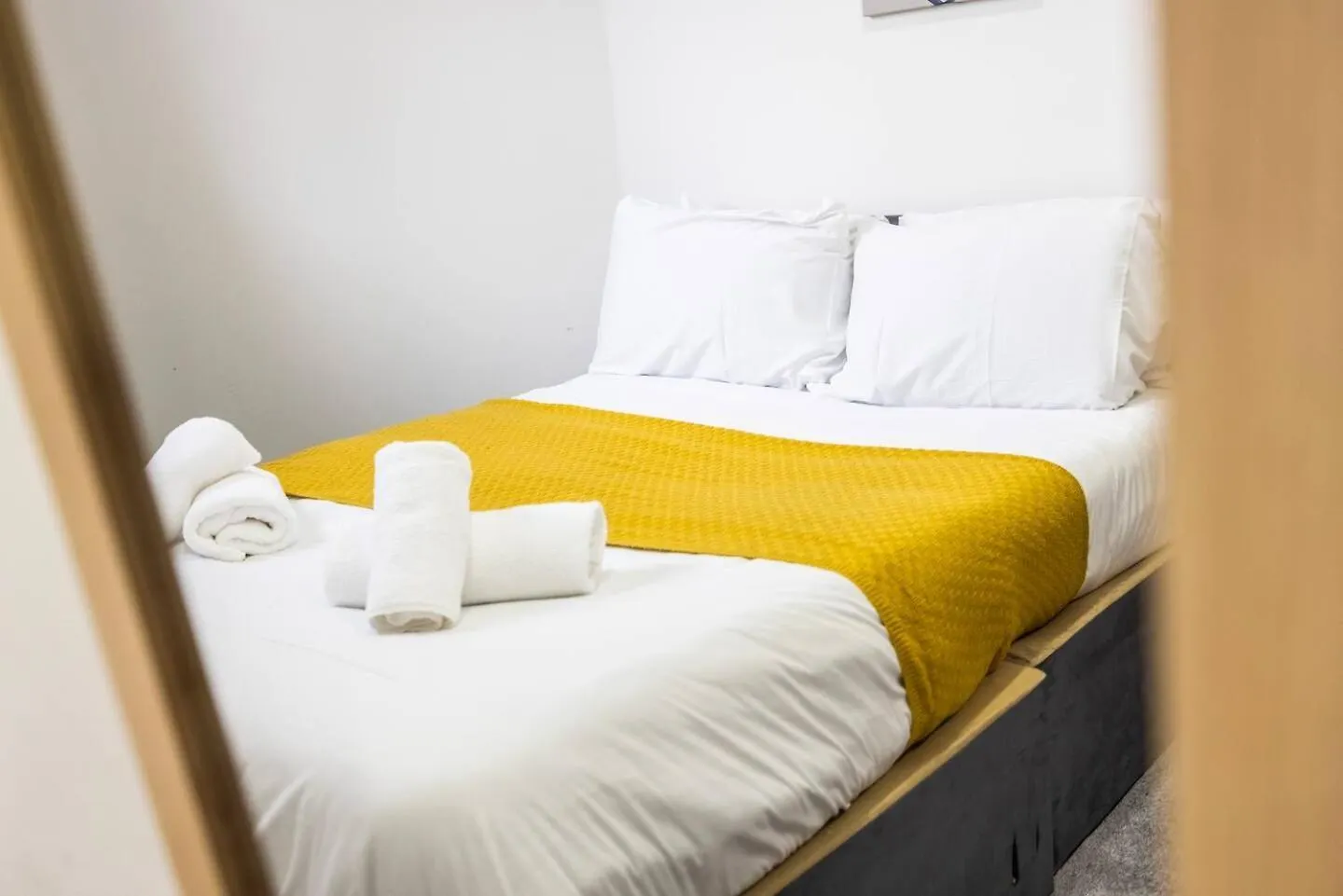 City Chic Apartment Steps From Liverpool Street London 0*,  United Kingdom