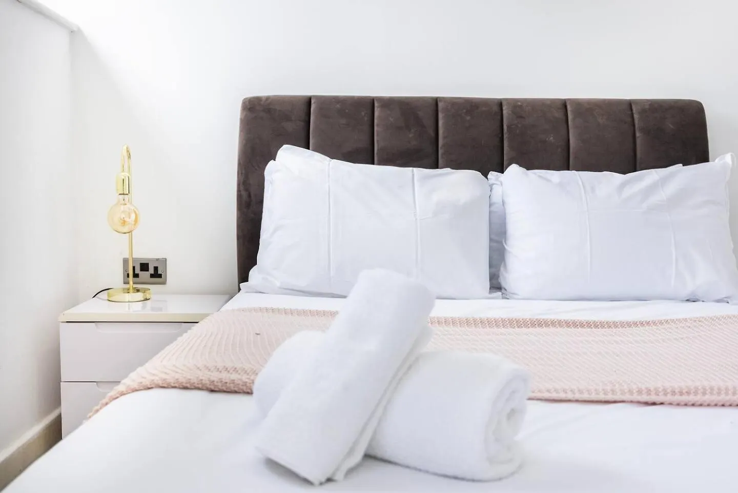 City Chic Apartment Steps From Liverpool Street London 0*,